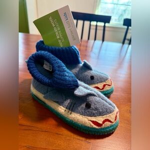 Toddler Garnet Hill Wool Shark Slippers (10)